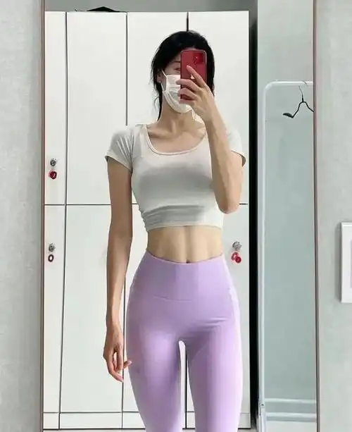 惹火性感辣妈,性感翘臀撩人的马甲线,励志改变让人敬佩!