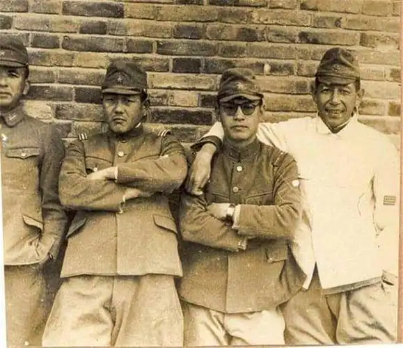 老照片再现侵华日军的真实样子,面目凶恶,身材矮小却很强壮