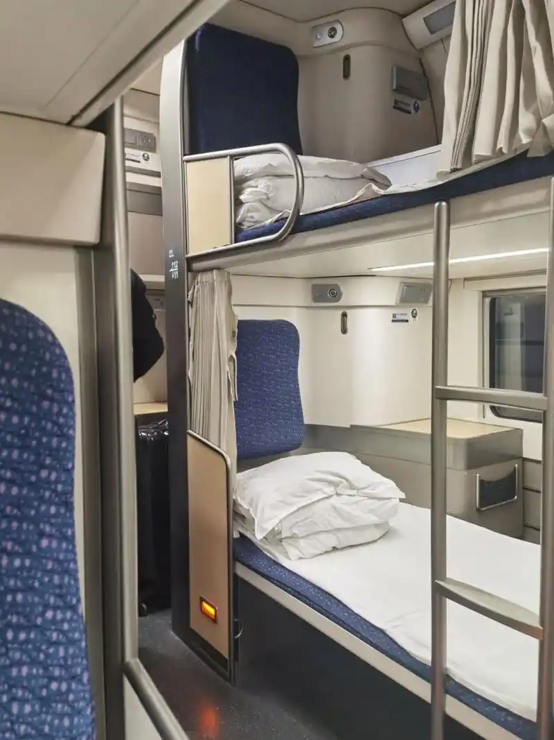 d904纵向动卧初体验 d904深圳北到北京西.