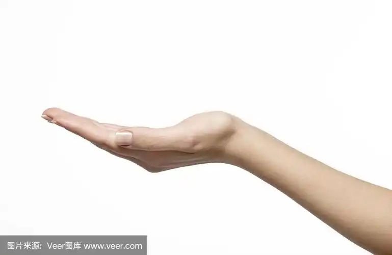 一只手在一片空白中伸出