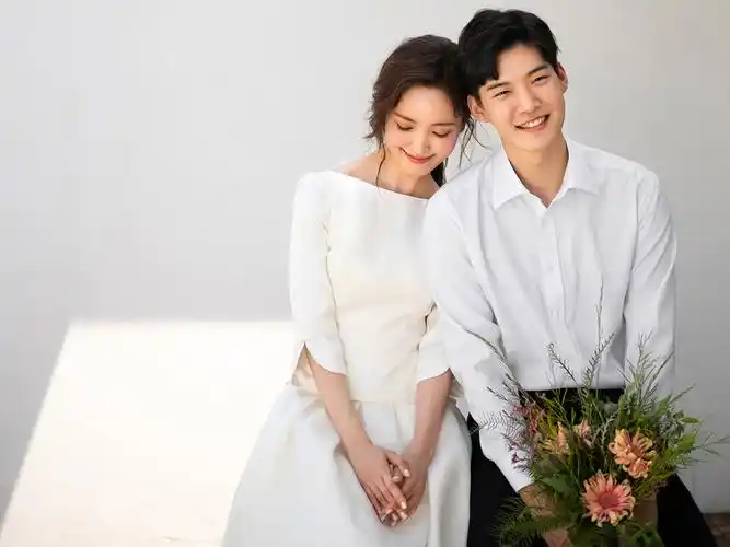 韩式婚纱照简约唯美户外