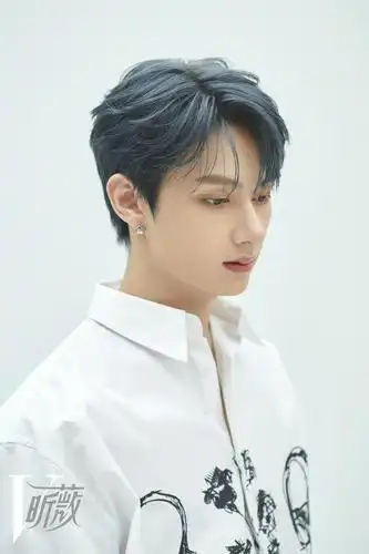 时光不停步履不止,文俊辉昕薇纸刊内页大片来袭!_app