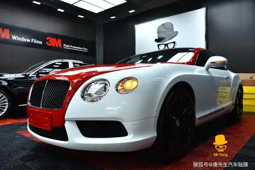 宾利欧陆改色贴膜双拼色白的皎洁红的艳丽别样雅致清新脱俗