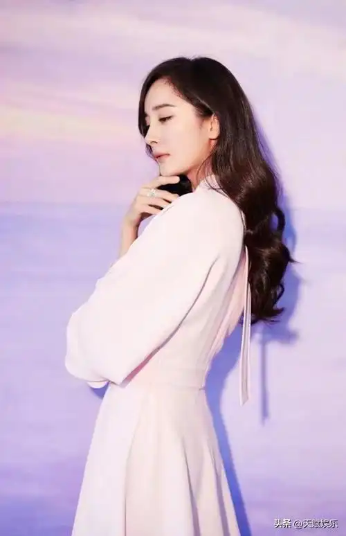 杨幂个人资料简介,洋迷(聊一聊娱乐圈明星——杨幂)