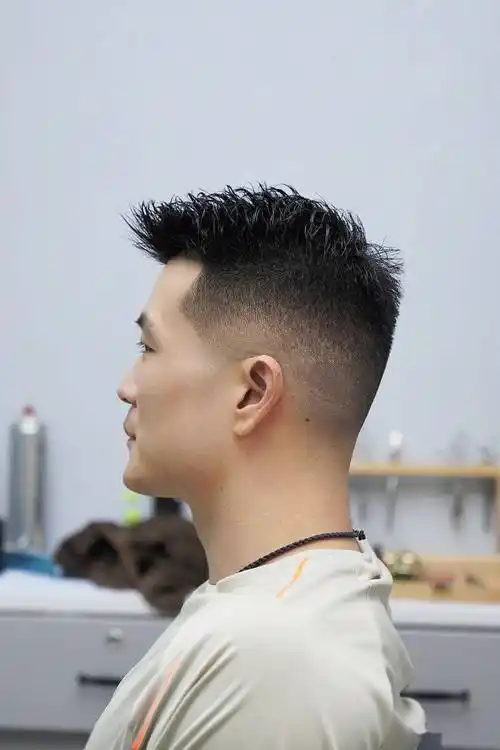 春天新时尚男发:百变时尚真精神,帅不帅自己看_发型_男士们_长发