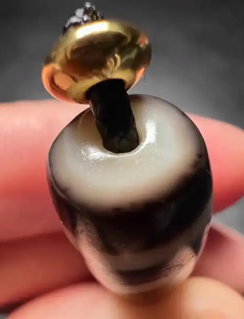 台湾聚缘精品纯手天地天珠 纯手工 包浆温润自然 镶蚀清晰   - 抖音