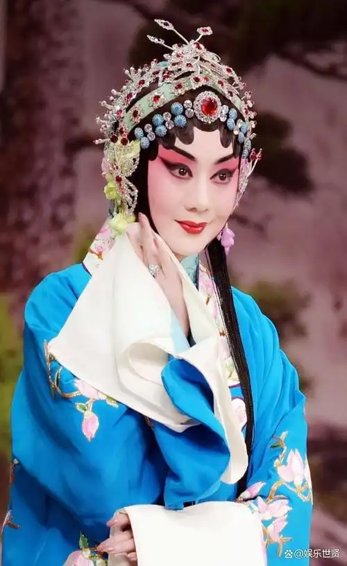 京剧美人李胜素绯闻老公没一个是真的57岁仍气质出众优雅