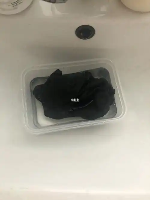 洗内衣裤袜子 或者背心主要浸泡 餐盒或者大桶矿泉水减一半浸泡衣服