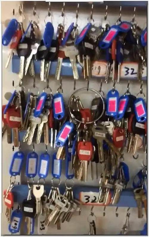 90后美女包租婆 白手起家拥有400栋楼 月入千万?惊爆网络!