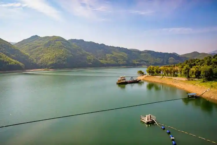 原创安徽六安佛子岭水库被誉为亚洲第一坝山色秀美充满诗意