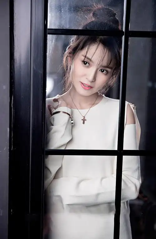 明星肖茵,娱乐圈影视演员,被誉为演艺圈"综艺全才"