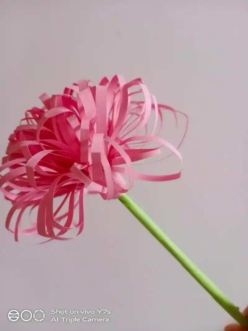 疫情不让出门,母亲节小可爱送奶奶手工纸花,谢谢我的宝贝 - 抖音