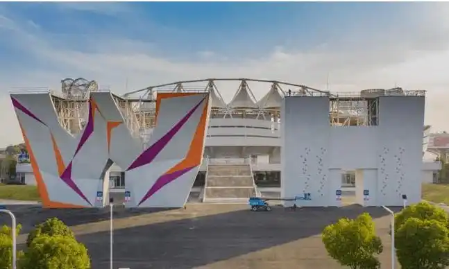 沌口体育中心内亚洲最大室外攀岩基地主体结构完工