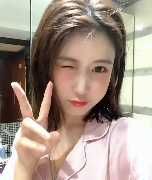 许凯网红前女友大金近照曝光 打扮甜美长相可爱