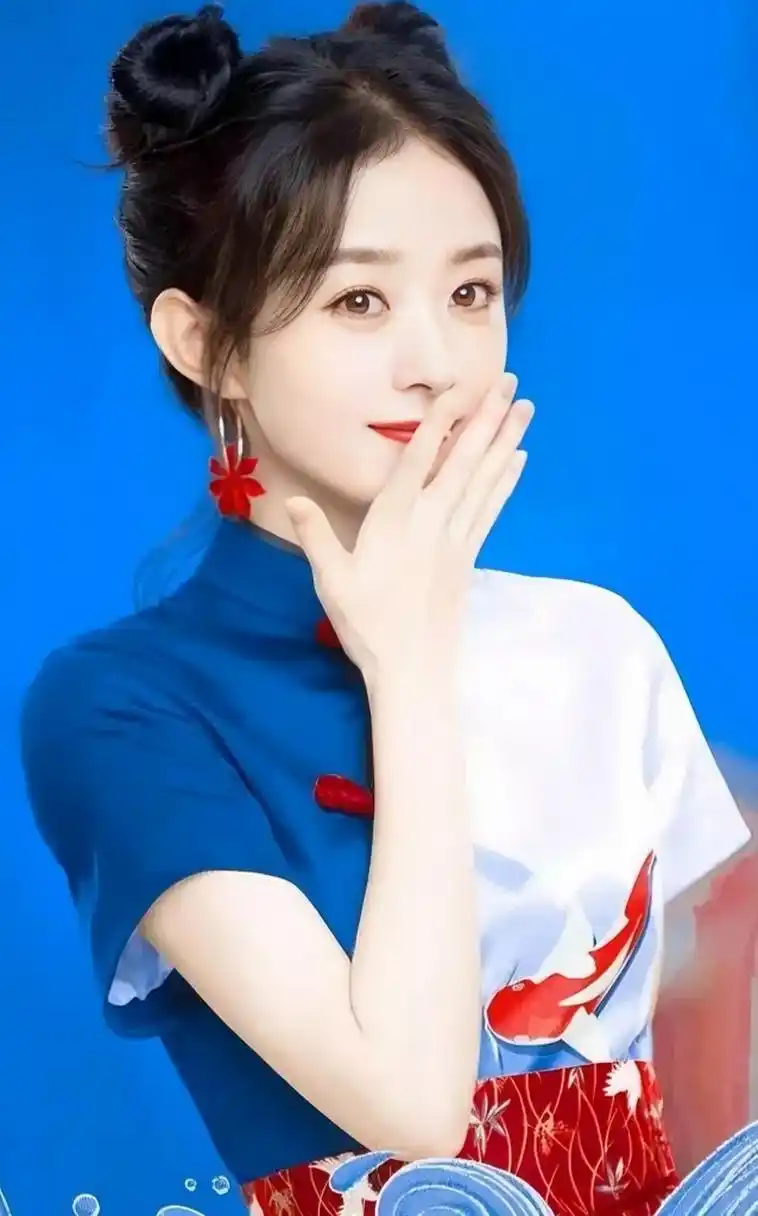 赵丽颖可爱双丸子头造型#娱乐大赏# #明星的那些神图# #一眼沦陷