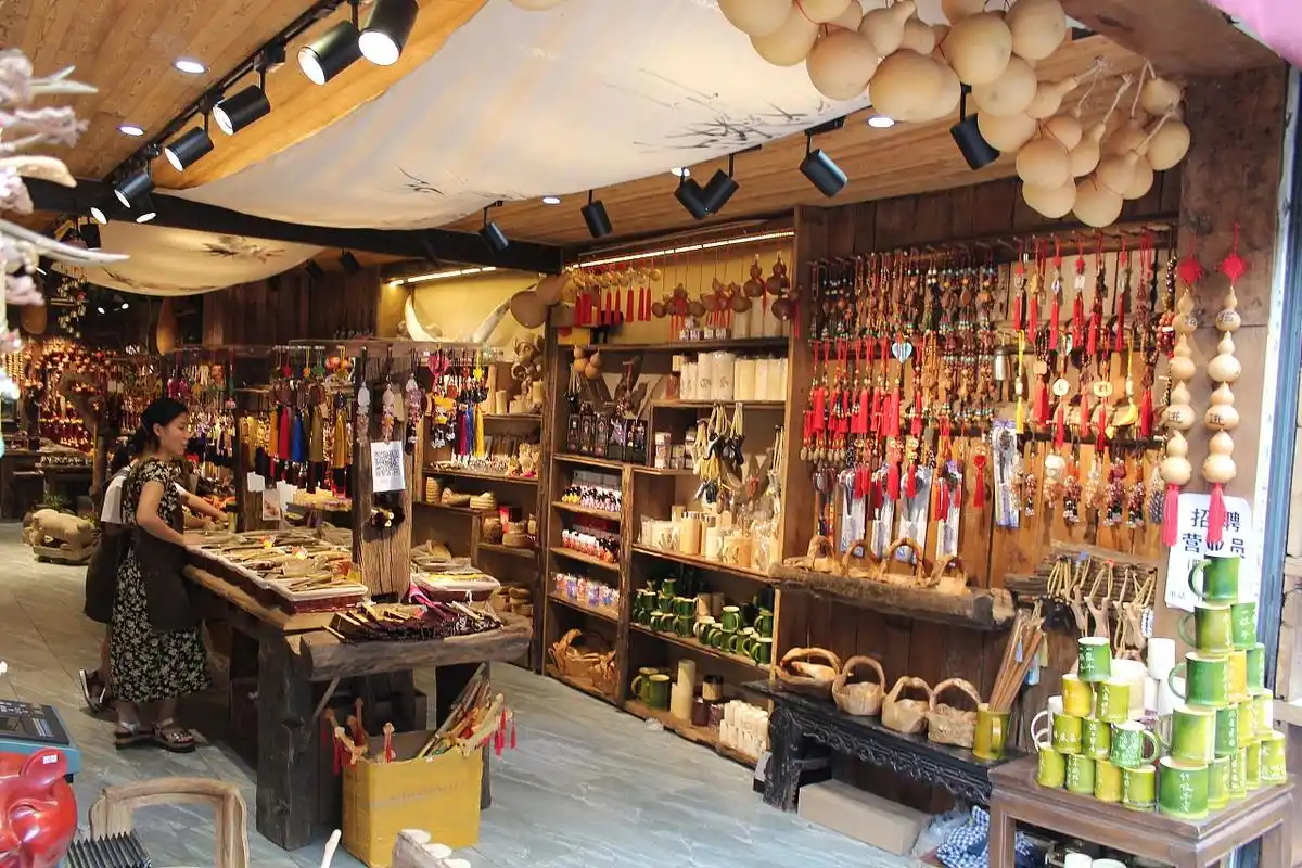 磁器口古玩饰品店