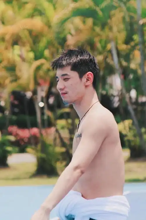 嘤嘤嘤!张继科深圳封训大尺度阳光照曝光看了这些迷妹们都快化了