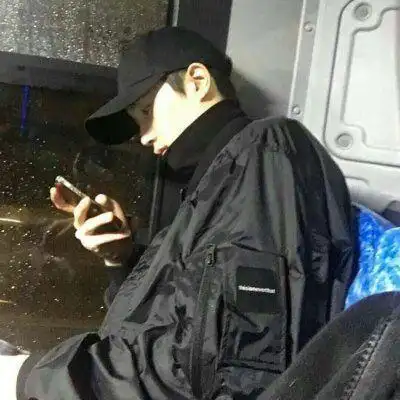 非主流帅哥戴帽子头像,男生头像图片-回车桌面