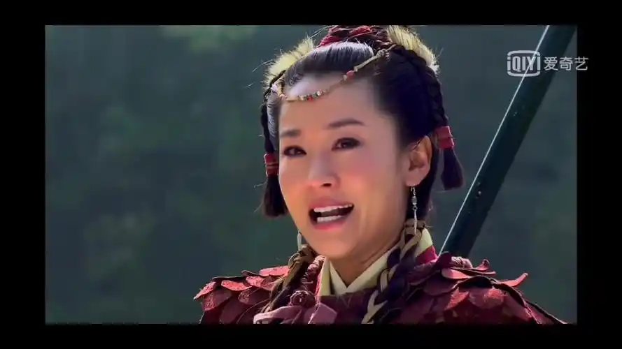 穆桂英挂帅:杨宗保用剑架穆桂英脖子上取降龙木,又萌又逗!