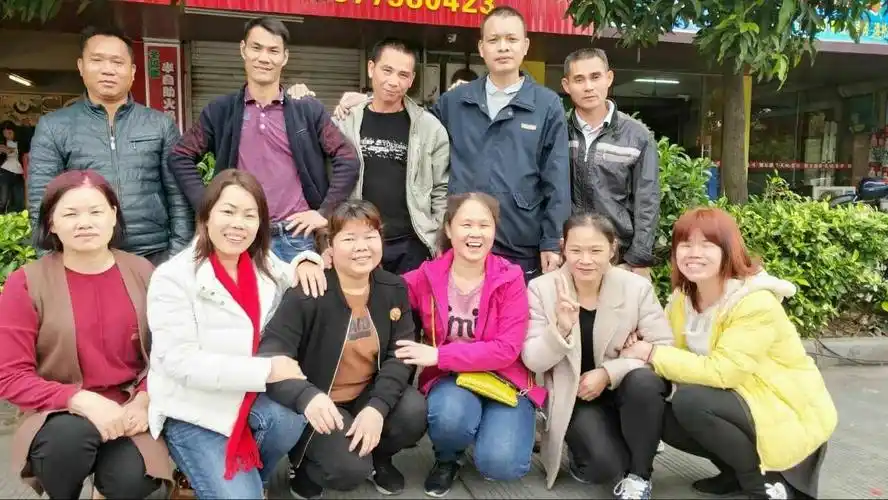 让我们紧紧相拥,倾诉离别(辛仓小学832班三十年同学聚会)的愁绪,感动