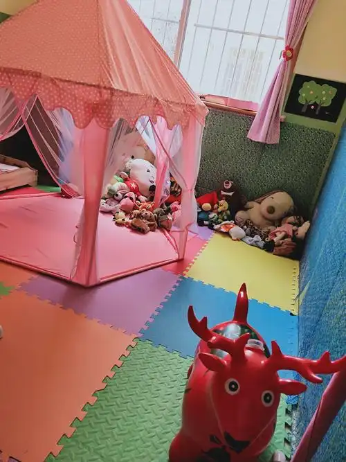 舒适感超强的娃娃家!小班的小朋友们爱极了