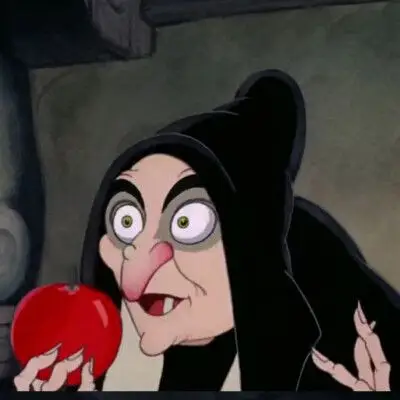 当然是白雪公主的后妈最能表示最初的恐惧