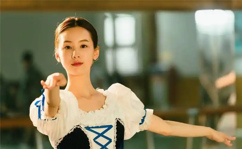 都灵_感情_汤洛雯