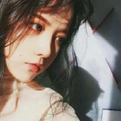 好看又精致简单让人心动的女生头像