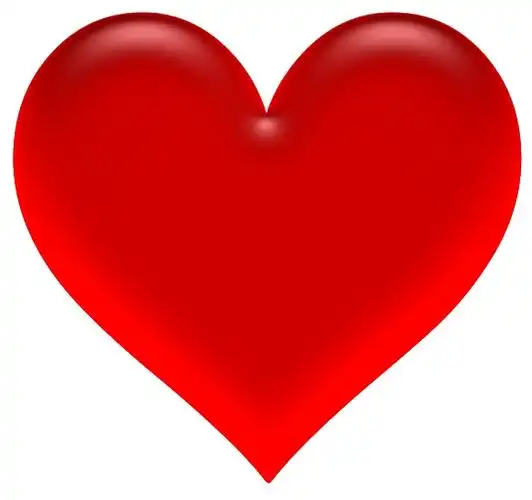 光滑质感的红心饰品图片