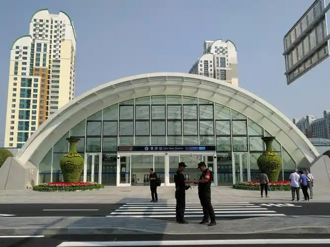 大兴机场地铁草桥站