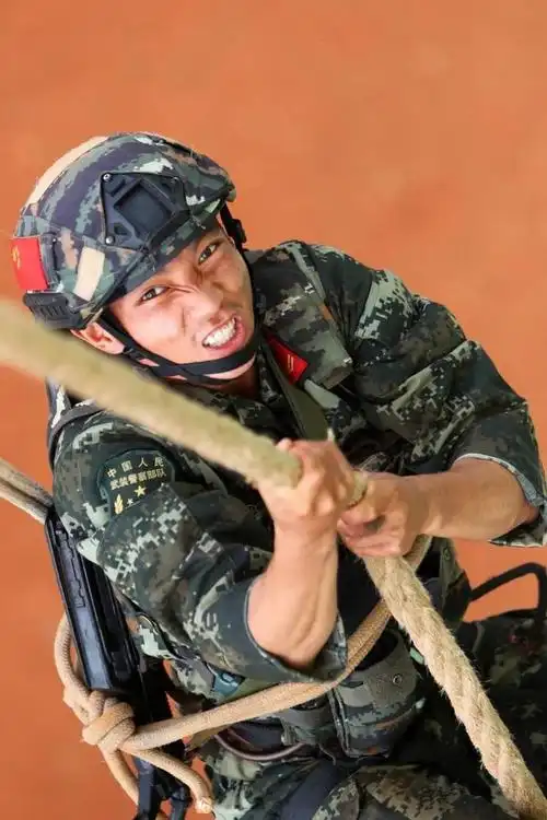 武警特战队员猎人训练,张张图片都精彩!