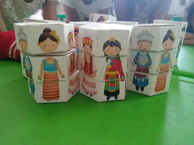 小小手工,民族服饰