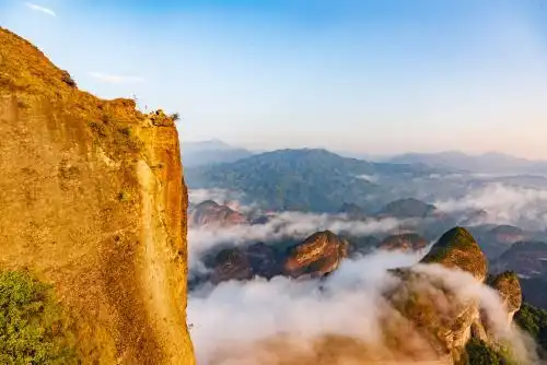 广西桂林资源县八角寨的日出云海