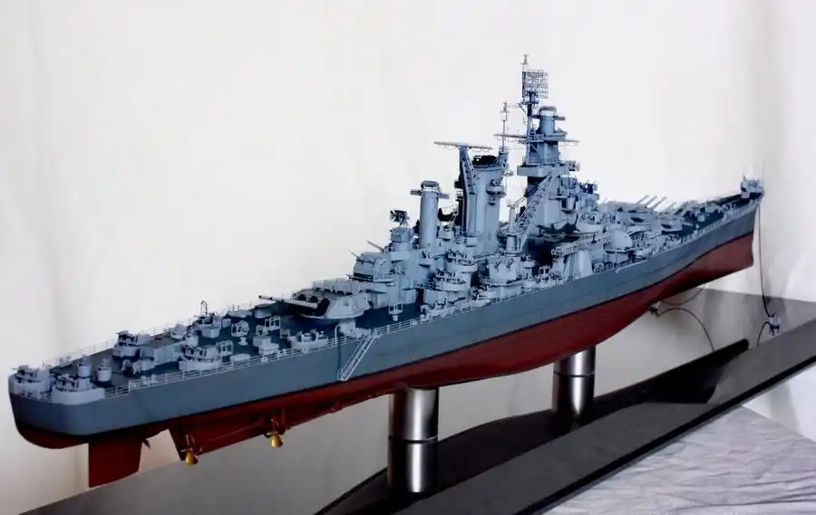舰船欣赏:美国阿拉斯加级大型巡洋舰旧照与模型
