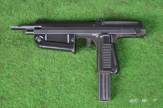 各国比较普遍的做法是给这些人发一支冲锋枪或短突击步枪凑合一下