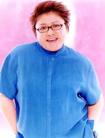 说了他们,就再说说她们