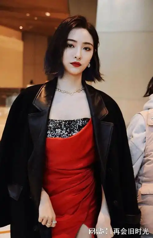 明艳性感的许佳琪圆点黑丝配凉高跟绝美网友这是高冷女神