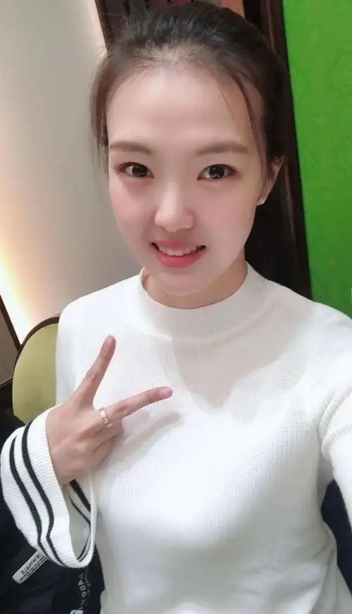 张常宁晒出一张非常漂亮的照片!女排女神在2022年迎来最幸福时刻