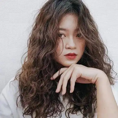 2021年,中长发烫发精选,选对发型就很美