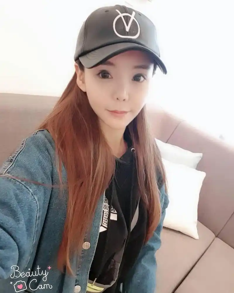 黄丽娅,hwang lia,韩国赛车模特,来自首尔