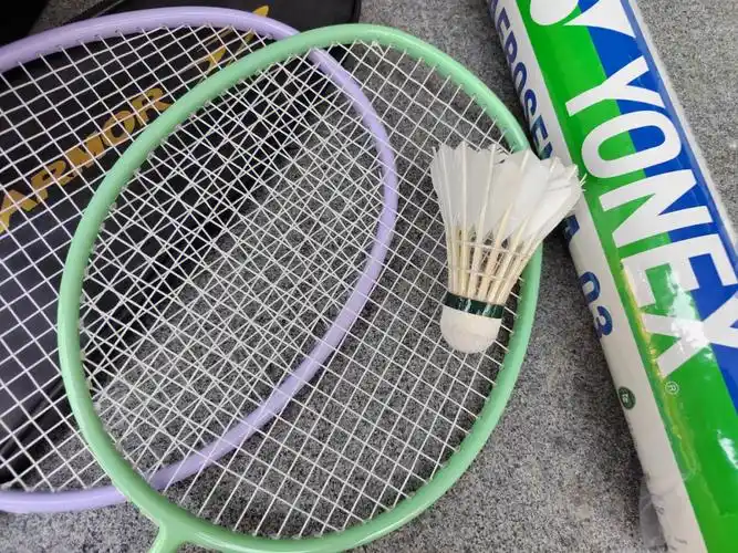 因为风大加第一次对手,绝对不是技术问题很累,70%因为笑,25%因为捡球