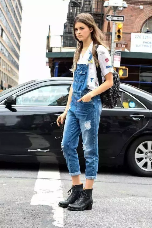 背带裤搭配什么鞋(背带裤搭配什么鞋子最好看?