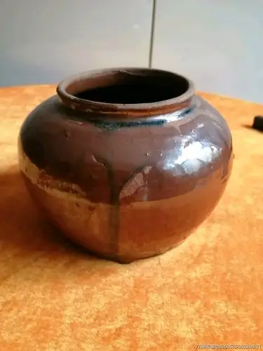 清代酱釉罐