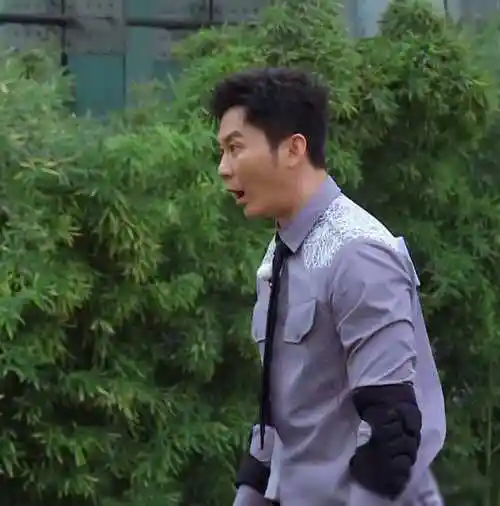 原创奔跑吧首播baby尬笑范丞丞对李晨的称呼关系好坏一