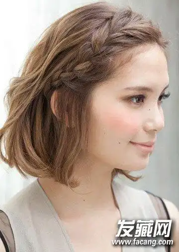 8款简单编发发型 短发也可以让头顶自然蓬松起来(7)