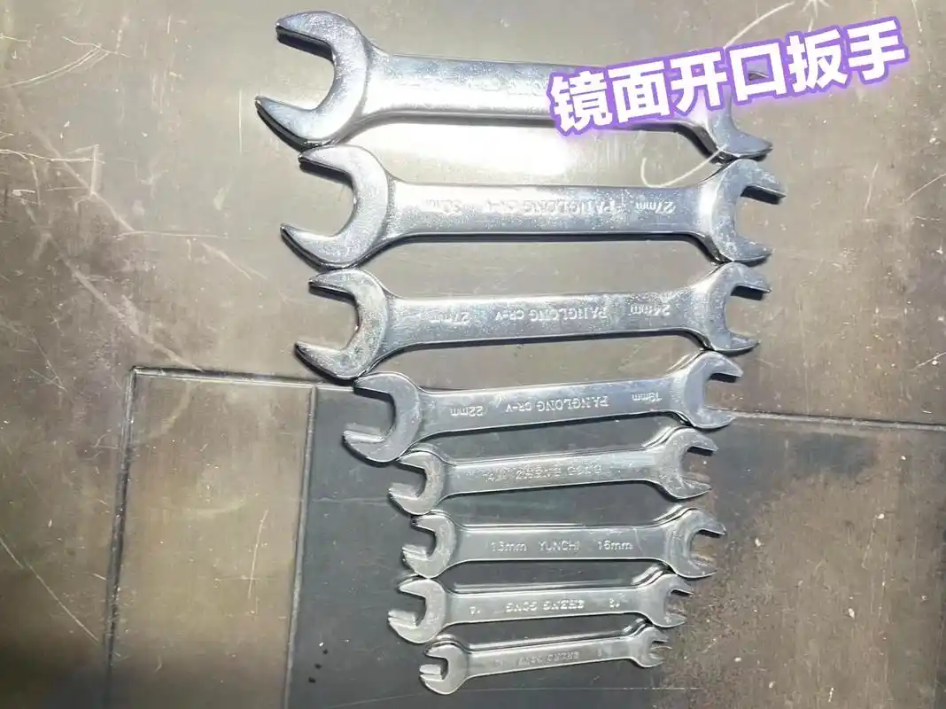 各款尺寸的扳手.人生须努力】生活就要细思量,莫用舌头论短长; - 抖音