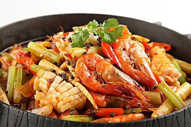 鱿鱼虾干锅
