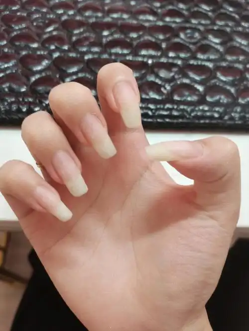 第一次留这么长的指甲