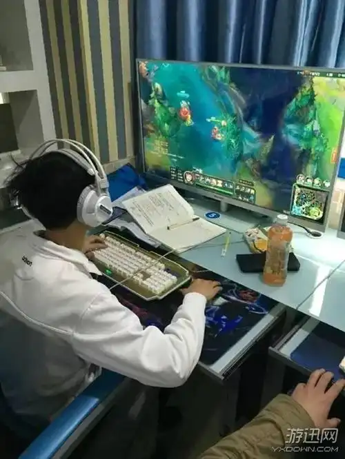 晋级失败痛哭 即使尿裤子也要打完_网络游戏-游迅网