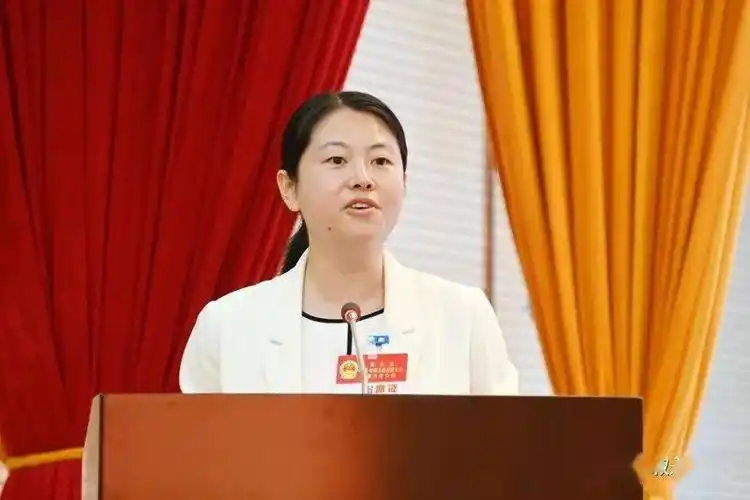 关注叙永县第十七届人民代表大会第六次会议闭幕